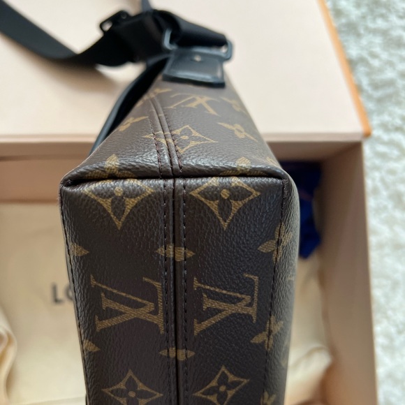 LV Messenger Bag. One minor scratch on button. Otherwise, perfect condition. - Picture 10 of 16